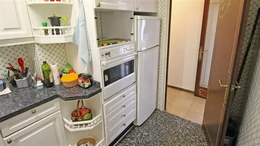 Rooms in Barcelona Eixample - photo 10