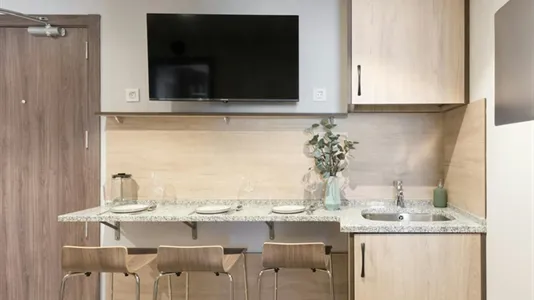 Rooms in Málaga - photo 4