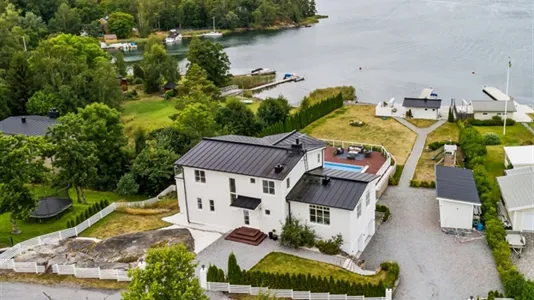 Houses in Vaxholm - photo 2