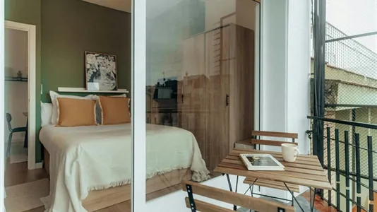 Rooms in Barcelona Eixample - photo 2