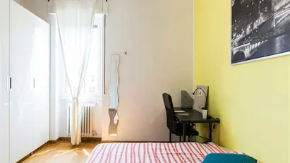 Room for rent in Milano Zona 6 - Barona, Lorenteggio, Milan