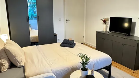 Rooms in Hamburg Nord - photo 4