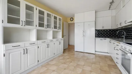 Apartments in Solna - photo 4