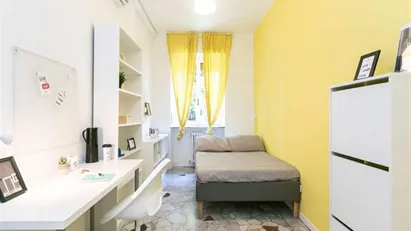 Room for rent in Milano Zona 6 - Barona, Lorenteggio, Milan