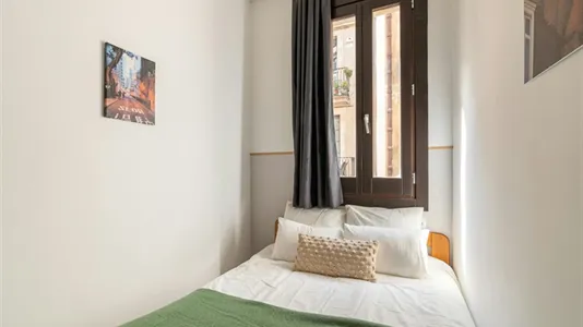 Rooms in Barcelona Ciutat Vella - photo 1