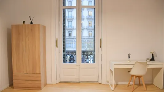 Rooms in Barcelona Eixample - photo 7