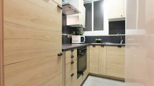 Rooms in Barcelona Eixample - photo 8