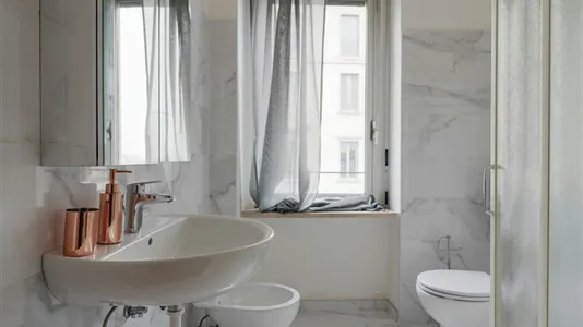 Rooms in Milano Zona 2 - Stazione Centrale, Gorla, Turro, Greco, Crescenzago - photo 9