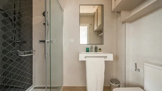 Rooms in Málaga - photo 9