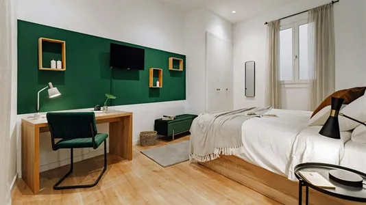 Rooms in Barcelona Eixample - photo 2