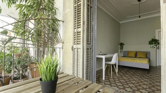 Rooms in Barcelona Eixample - photo 5
