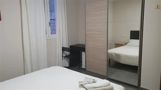 Rooms in Barcelona Ciutat Vella - photo 2