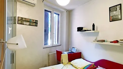 Room for rent in Milano Zona 6 - Barona, Lorenteggio, Milan