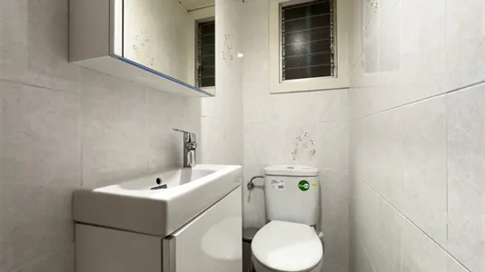 Rooms in Barcelona Sant Martí - photo 9