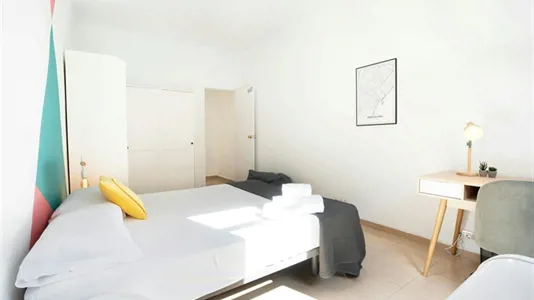 Rooms in Barcelona Ciutat Vella - photo 2