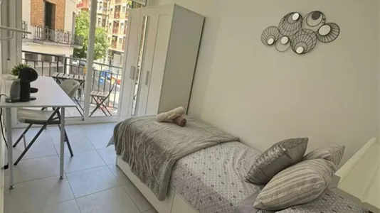 Rooms in Lleida - photo 2