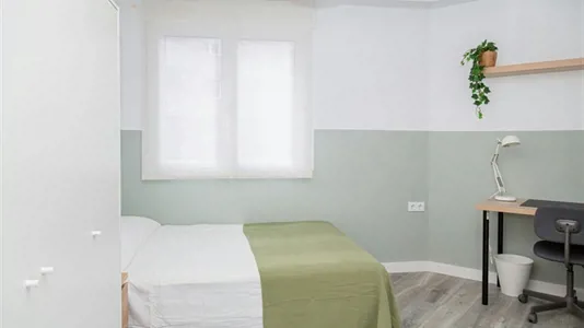 Rooms in Zaragoza - photo 1