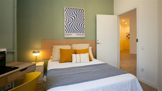Rooms in Barcelona Eixample - photo 3