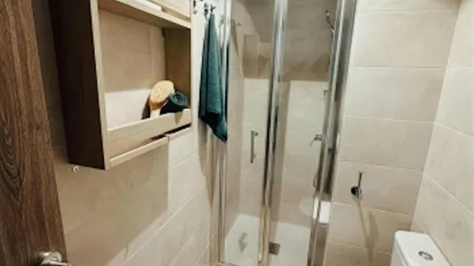 Rooms in Girona - photo 3