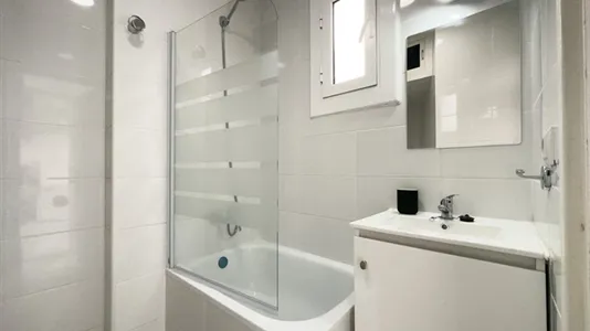 Rooms in Barcelona Sants-Montjuïc - photo 10