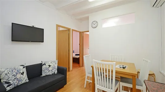 Rooms in Barcelona Ciutat Vella - photo 7