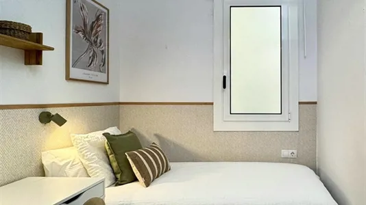 Rooms in Barcelona Eixample - photo 2