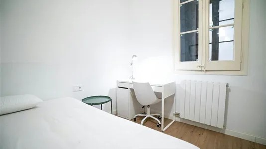 Rooms in Barcelona Eixample - photo 4