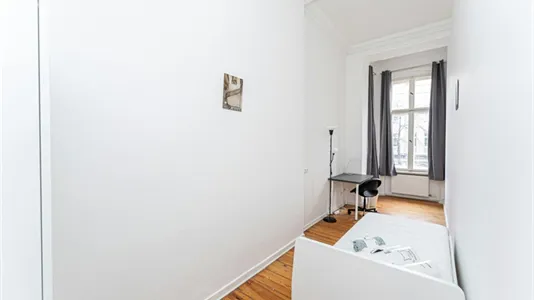 Rooms in Berlin Charlottenburg-Wilmersdorf - photo 9