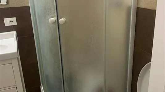 Rooms in Roma Municipio II – Parioli/Nomentano - photo 4