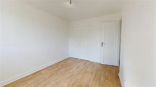 Apartments in Lyon - photo 4