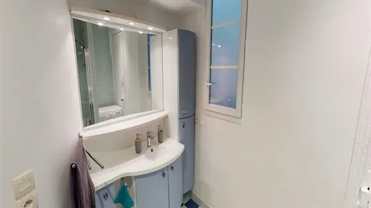 Rooms in Paris 8ème arrondissement - photo 10