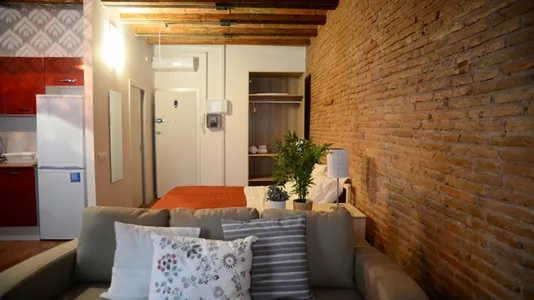 Apartments in Barcelona Ciutat Vella - photo 4
