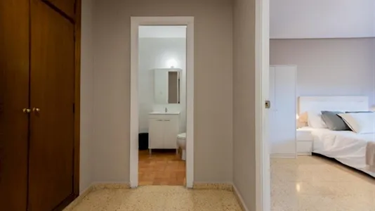 Rooms in el Camí de Vera - photo 6