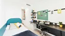 Room for rent, Barcelona Les Corts, Barcelona, &lt;span class=&quot;blurred street&quot; onclick=&quot;ProcessAdRequest(7749590)&quot;&gt;&lt;span class=&quot;hint&quot;&gt;See streetname&lt;/span&gt;[xxxxxxxxxxxxx]&lt;/span&gt;