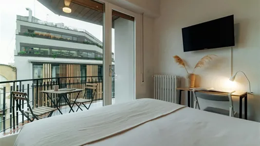 Rooms in Barcelona Eixample - photo 3