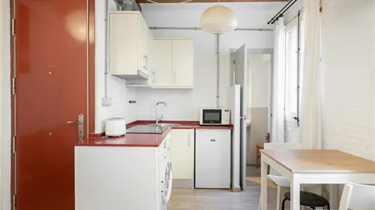 Apartments in Barcelona Ciutat Vella - photo 7