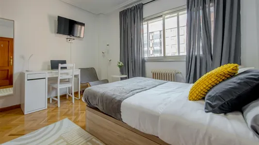 Rooms in Madrid Retiro - photo 4