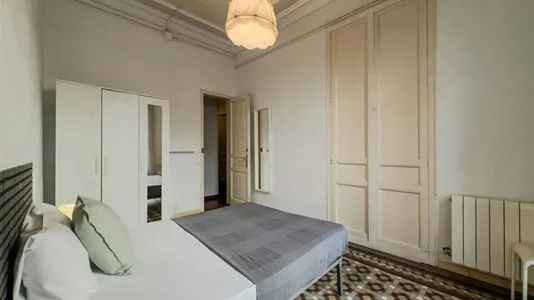 Rooms in Barcelona Eixample - photo 2