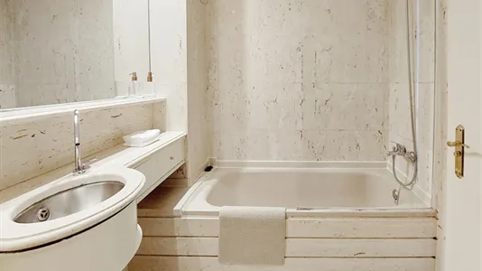 Apartments in Barcelona Eixample - photo 8