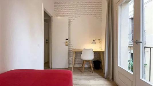 Rooms in Barcelona Ciutat Vella - photo 3