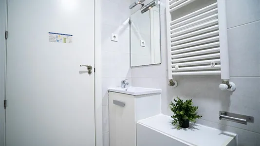 Rooms in Madrid Centro - photo 10