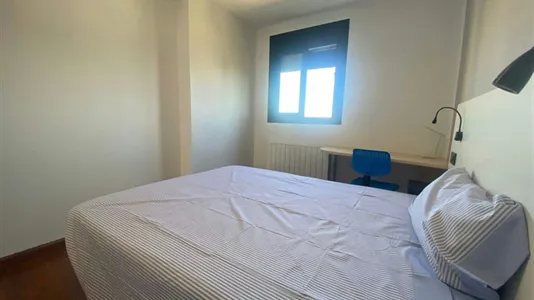 Rooms in Badia del Vallès - photo 10