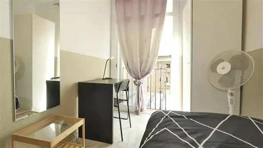 Rooms in Barcelona Ciutat Vella - photo 2