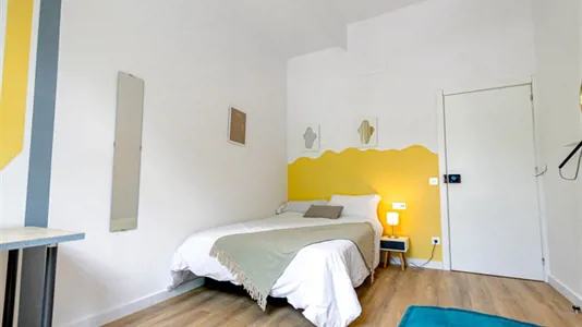 Rooms in Barcelona Ciutat Vella - photo 2