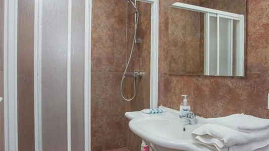 Rooms in Bami - photo 9