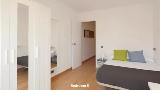 Rooms in Barcelona Eixample - photo 2