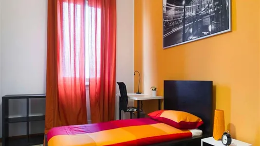 Rooms in Milano Zona 5 - Vigentino, Chiaravalle, Gratosoglio - photo 3