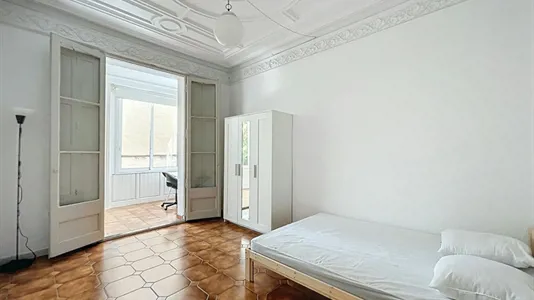 Rooms in Barcelona Eixample - photo 2