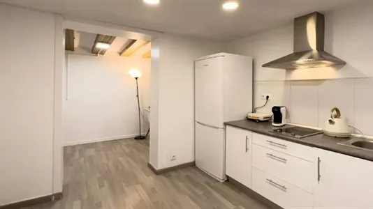 Rooms in Barcelona Ciutat Vella - photo 5