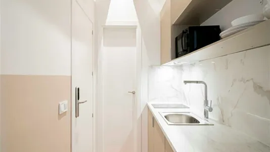 Rooms in Madrid Centro - photo 7